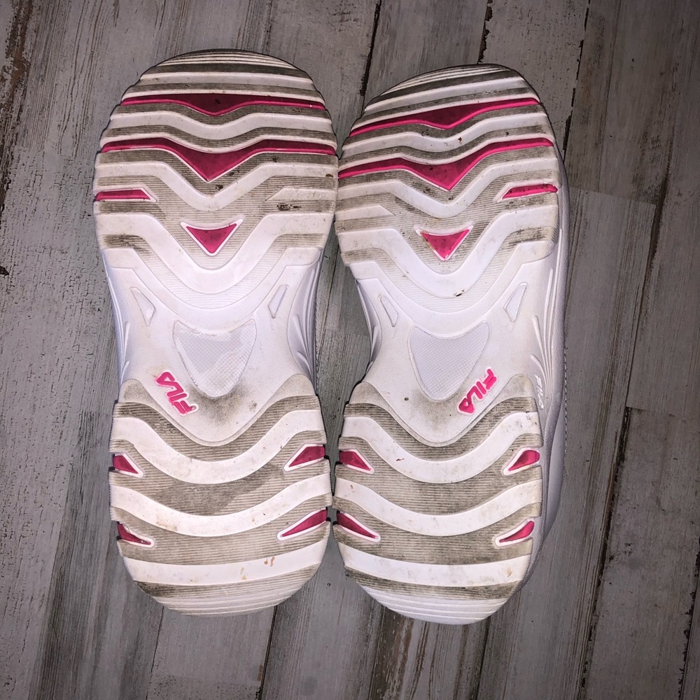 Fila Women’s Chunky Dad Sneakers - Picture 6 of 6